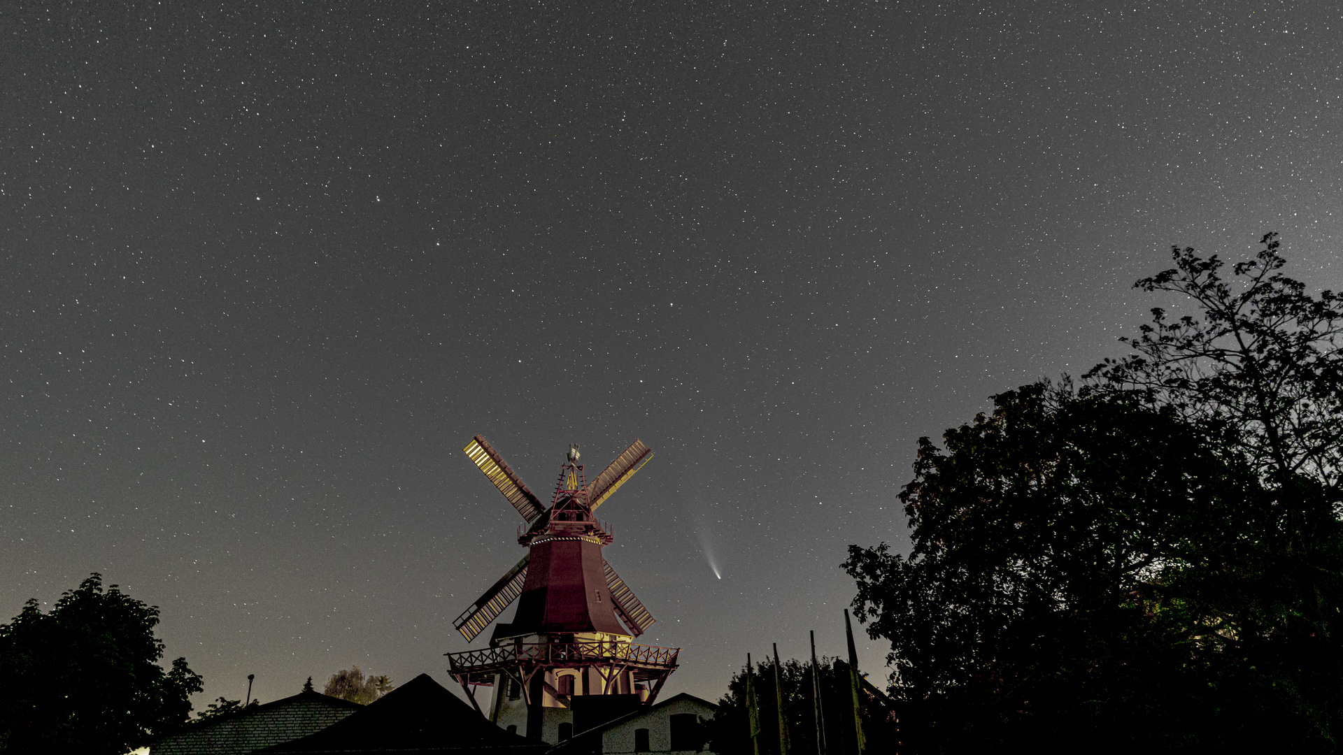 Komet NeoWise an der Windmühle - Variante