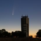 Komet Neowise und der Wasserturm