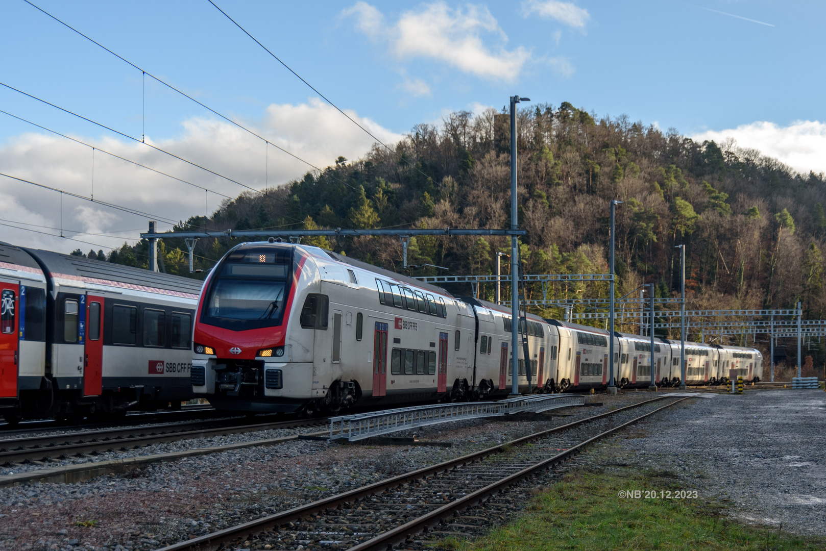 Komfortabler Innovativer Spurtschneller S-Bahn-Zug