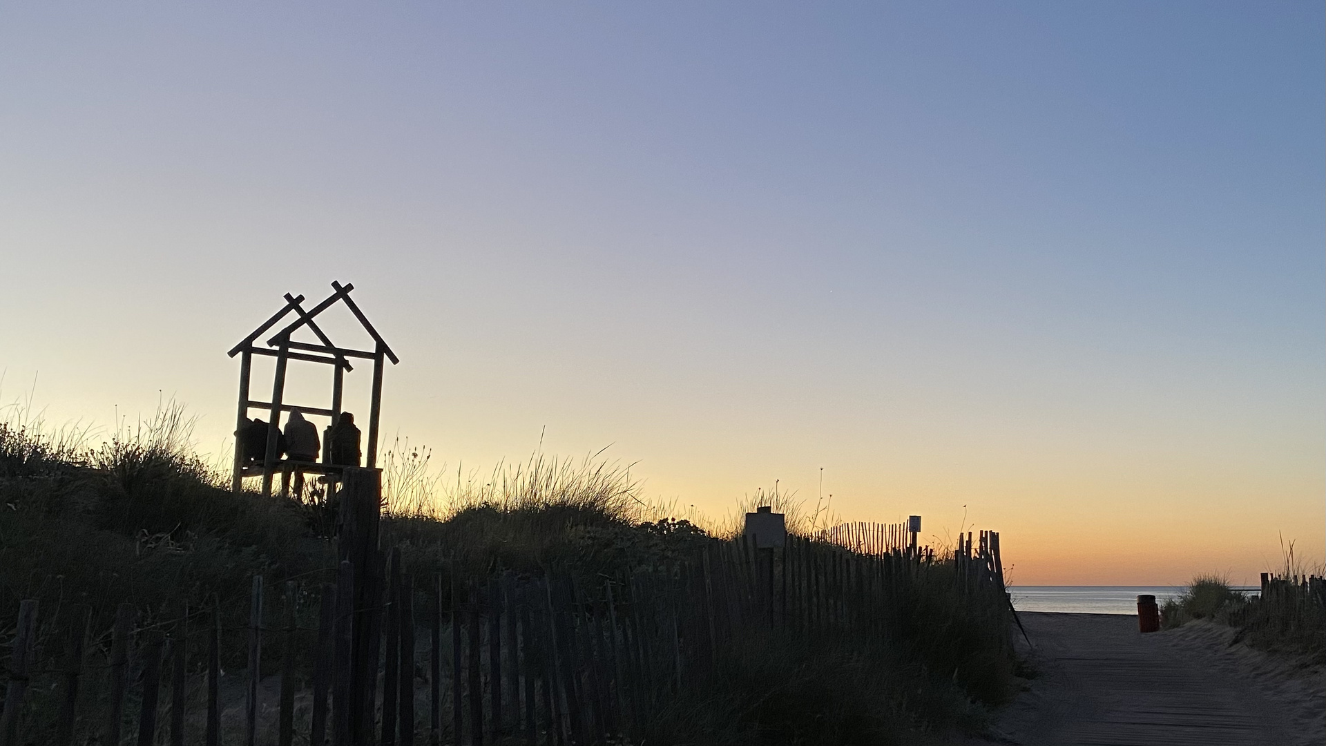 Komm, wir schauen uns den Sonnenaufgang noch an