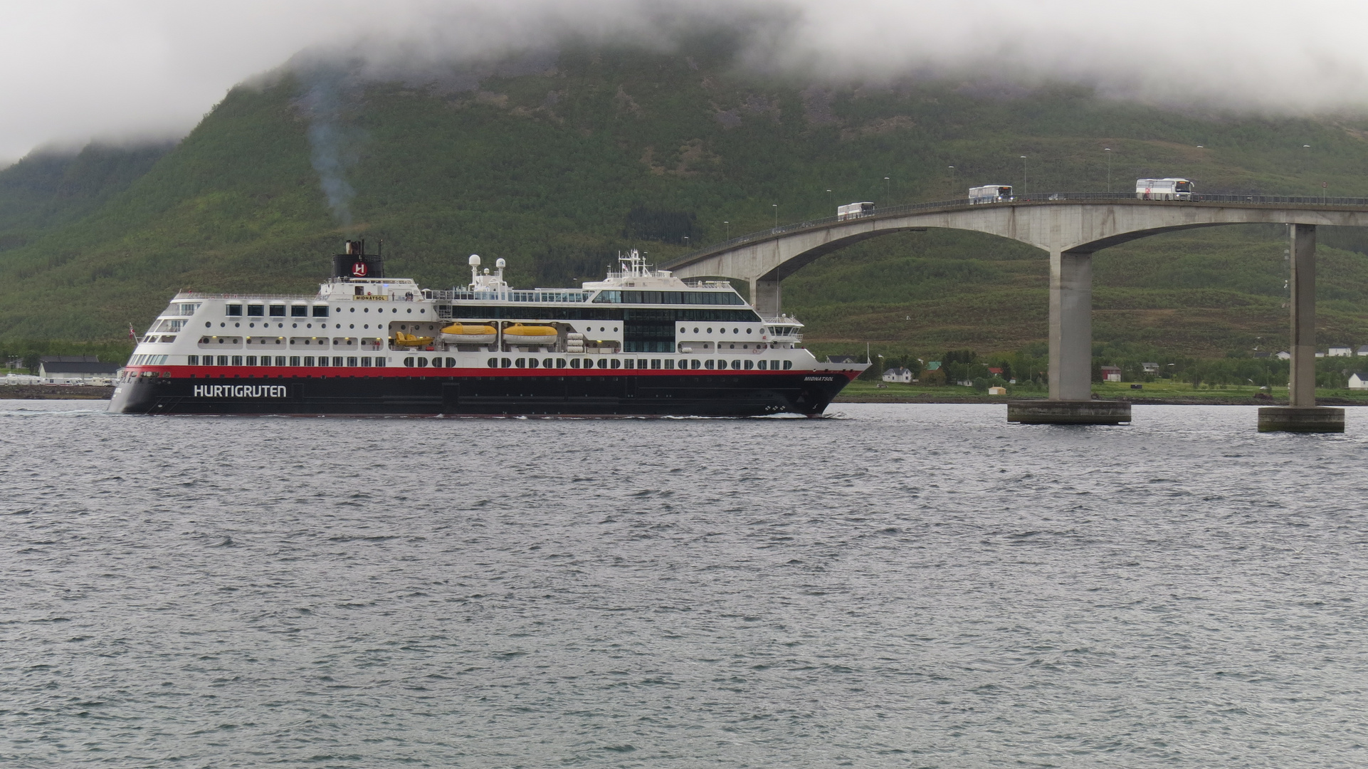 Kommt Schiff - kommen auch die Busse