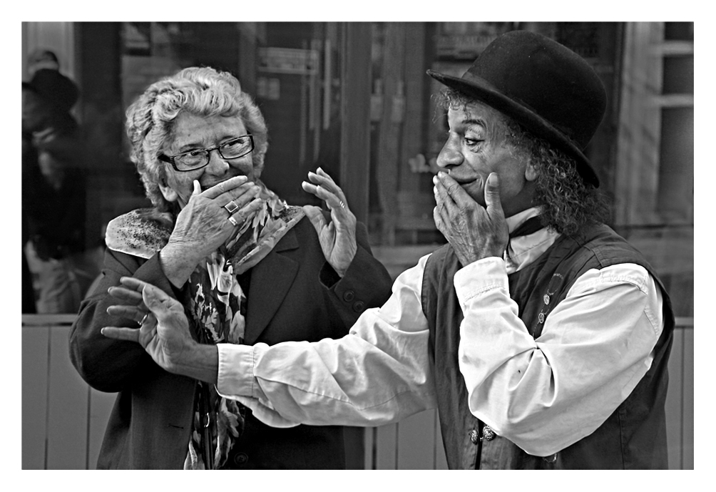 Kommunikation Ohne Worte Foto Bild Streetfotografie Mit Menschen Menschen Bilder Auf Fotocommunity
