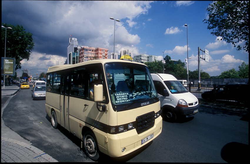 kompakter Minibüs in Istanbul