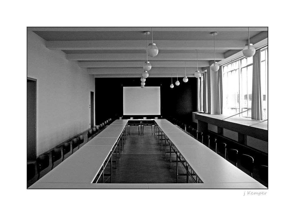 - Konferenz-Saal im Bauhaus Dessau -