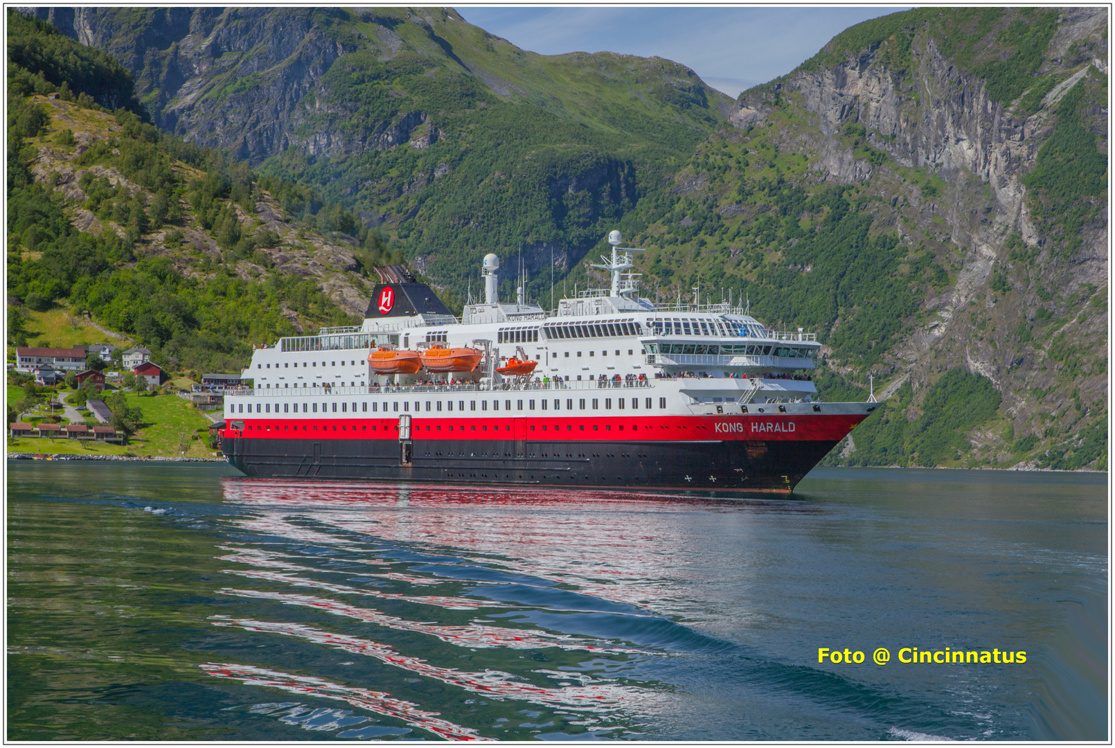 Kong Harald  Hurtigruten