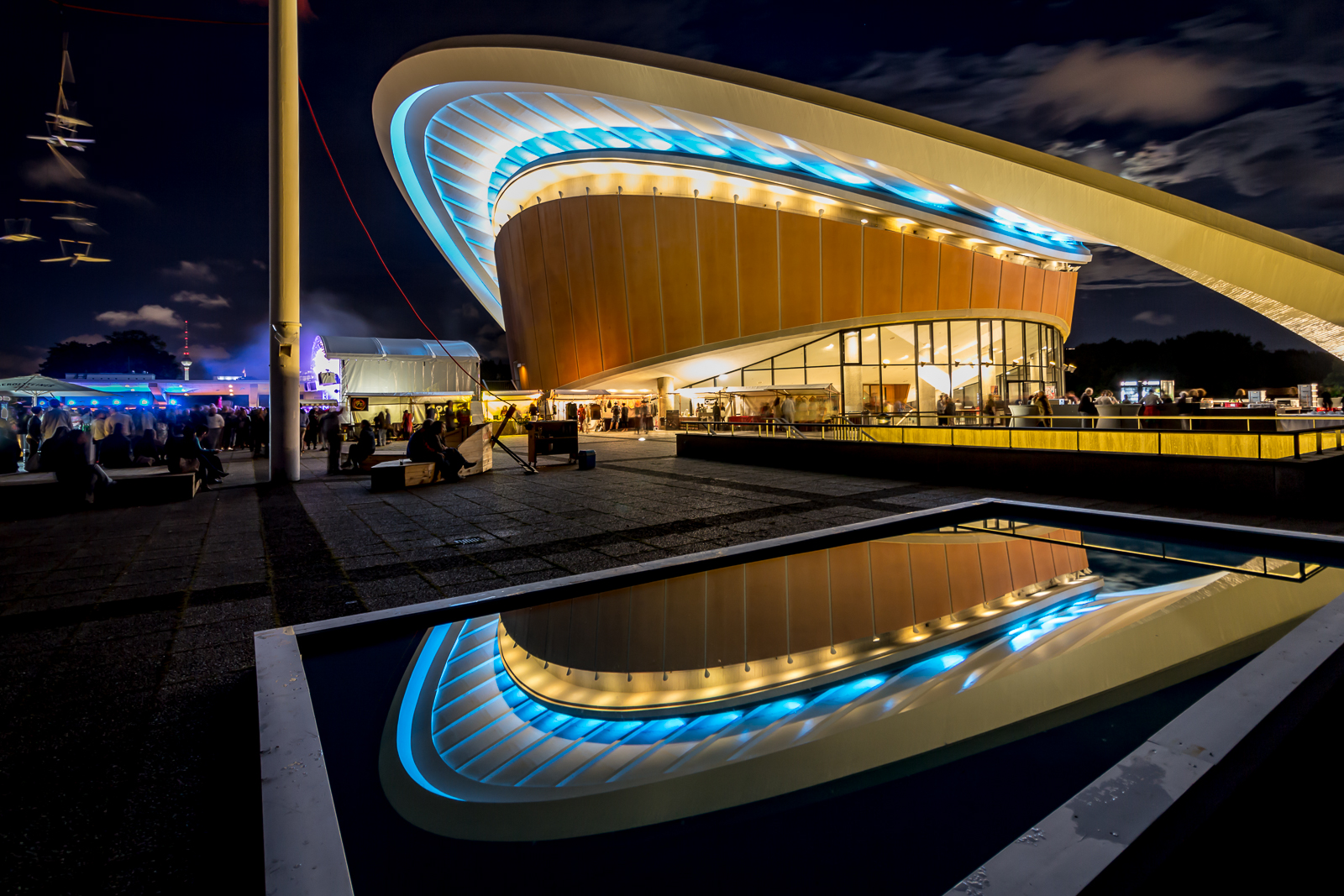 Kongresshalle Berlin in "Dienstag ist Spiegeltag"