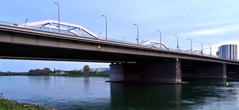 Konrad-Adenauer-Brücke