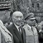 Konrad Adenauer nach Abnahme einer Parade in Trier 1966
