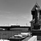 Konstanz - Am Rheinsteig mit Blick auf Rheintorturm und Alte Rheinbrücke