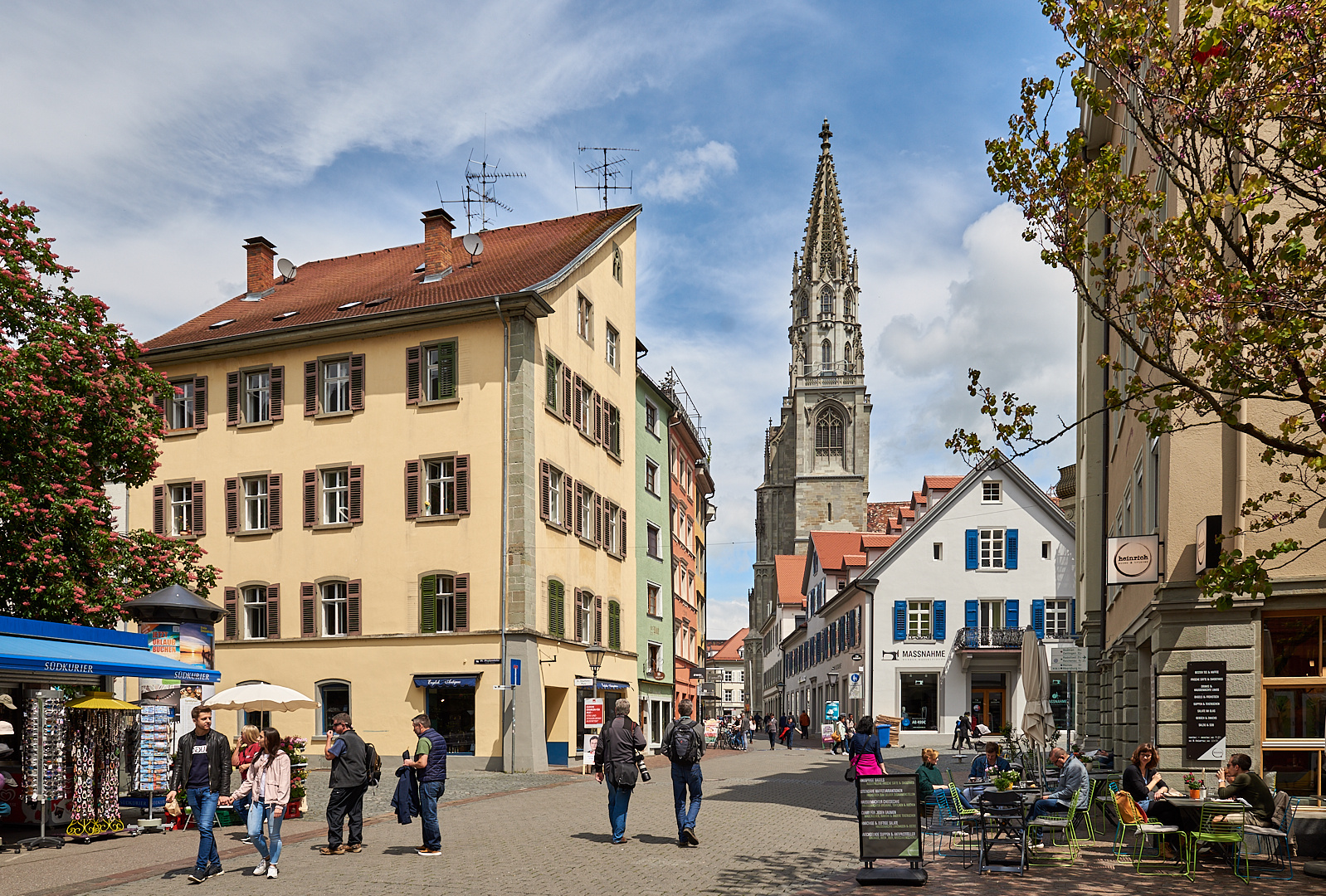 Konstanz, die größte Stadt am Bodensee, sie liegt am Ausfluss des Rheins...