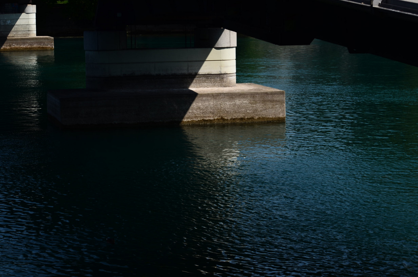 Konstanz unter der Brücke