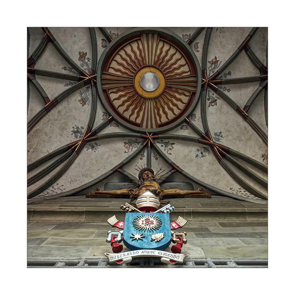 Konstanzer Münster " Blick zum Kreuz Jesu, aus meiner Sicht..."