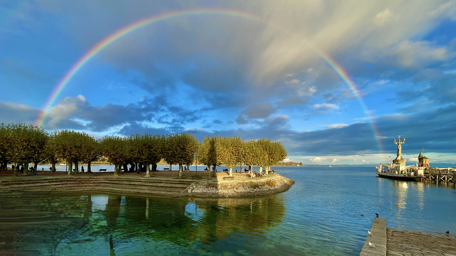 Konstanzer Seetrichter mit Regenbogen