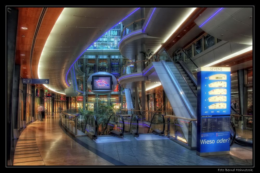 Konsumtempel ... Düsseldorf Königsallee ..