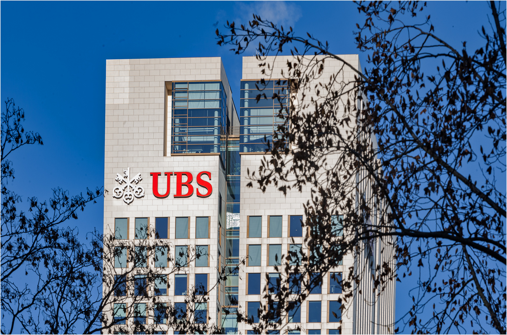 Kontinental-Zentrale der UBS …