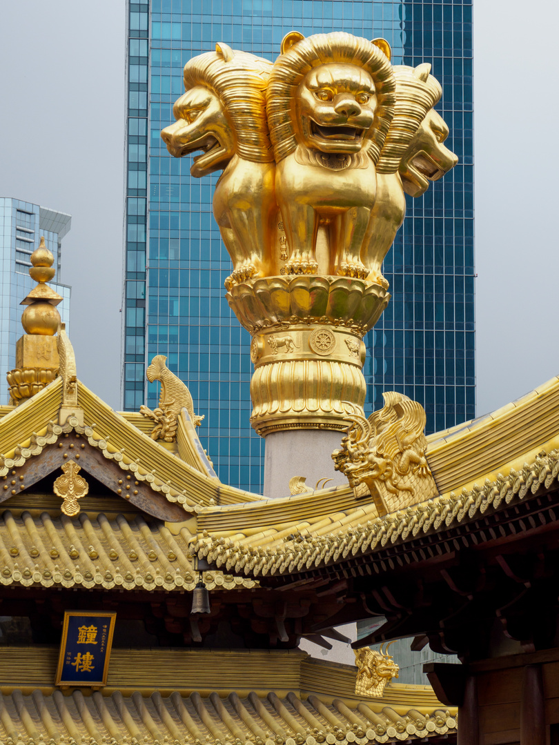 Kontraste im Jing'an Tempel 2