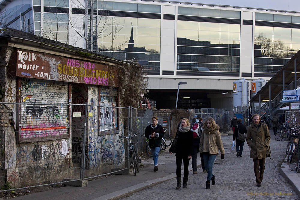 KONTRASTE - OSTKREUZ RINGBAHNHALLE