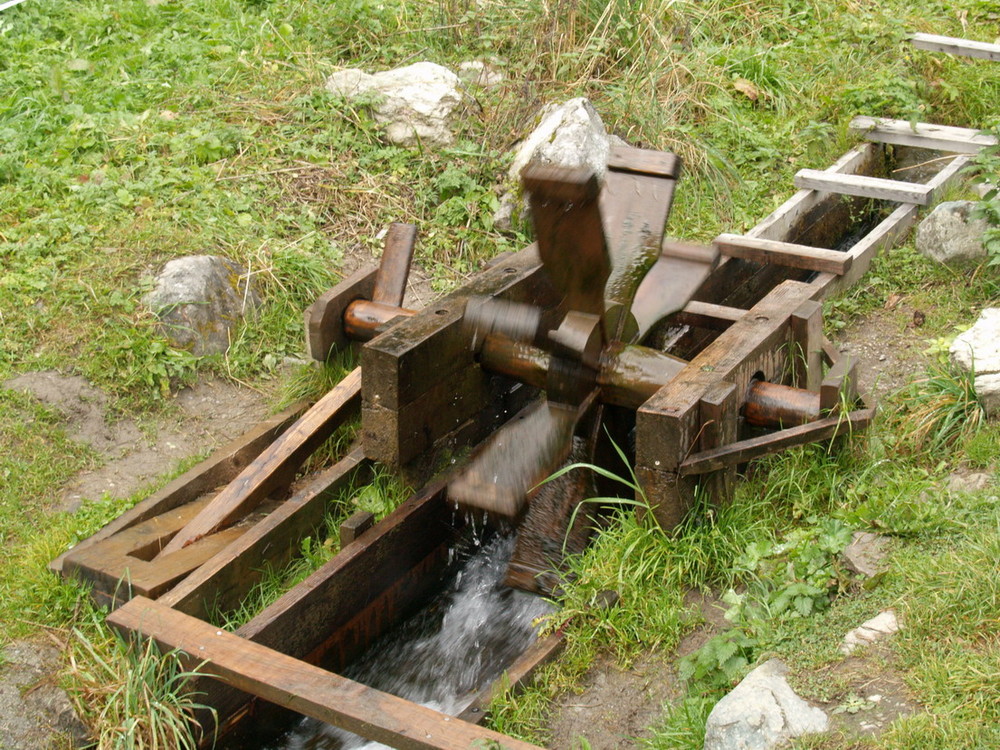 Kontrollrad für die Funktion der Wasserleitung in der Schweiz