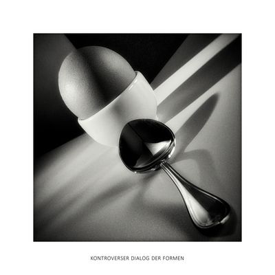 KONTROVERSER DIALOG DER FORMEN