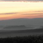 Konturen vom Fichtelgebirge  im Morgennebel