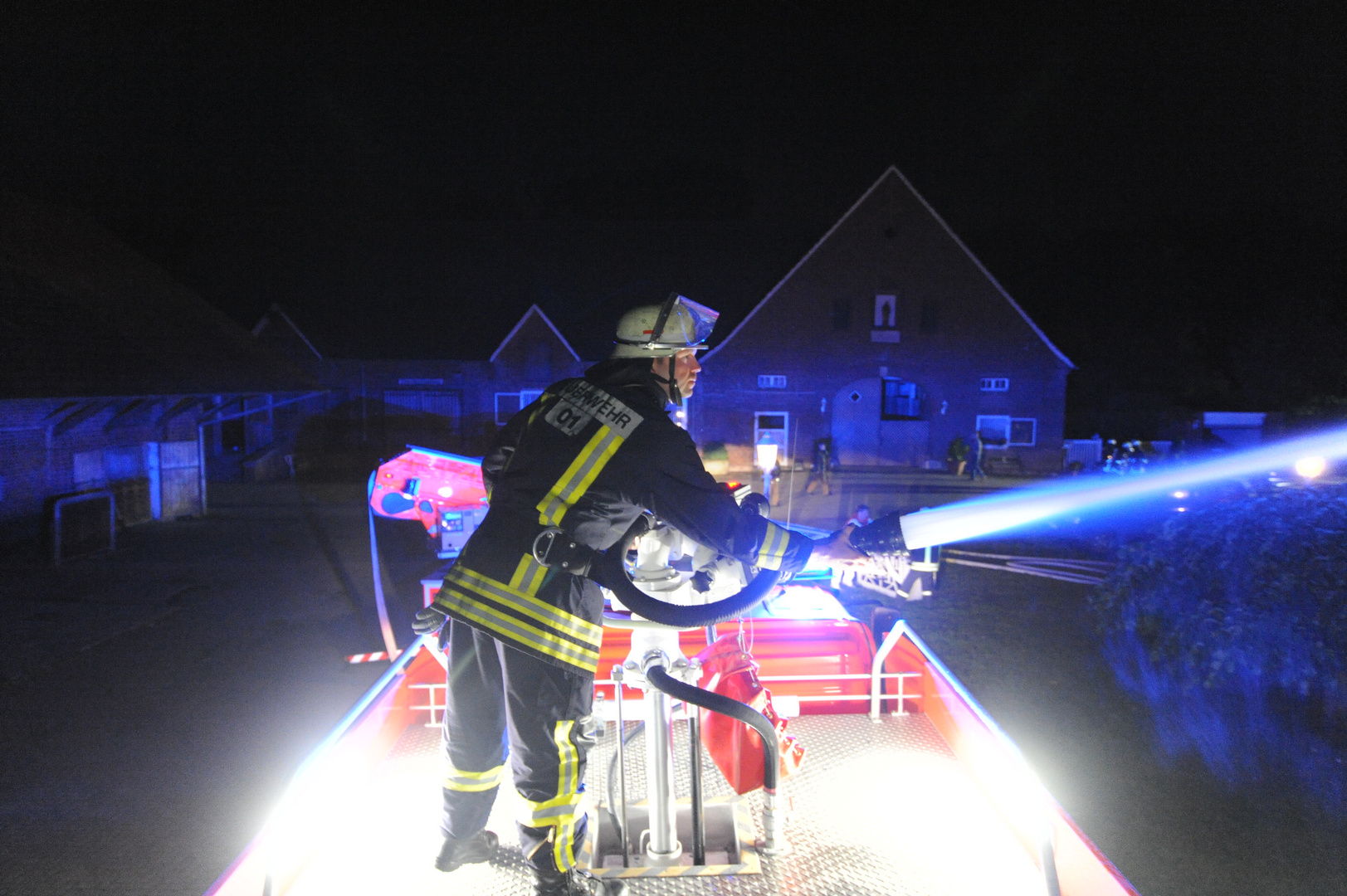 Konzentration im Kampf gegen die Flammen