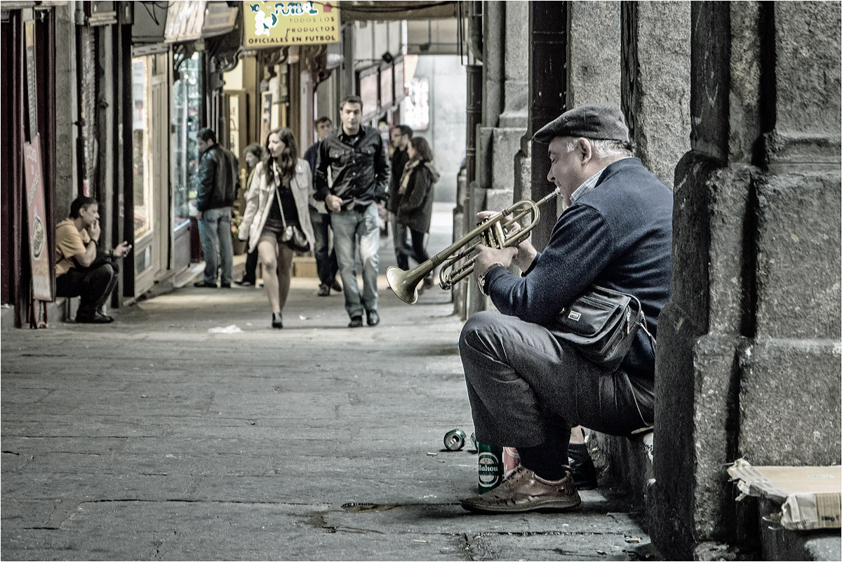 Konzentration im Trubel der Strasse..