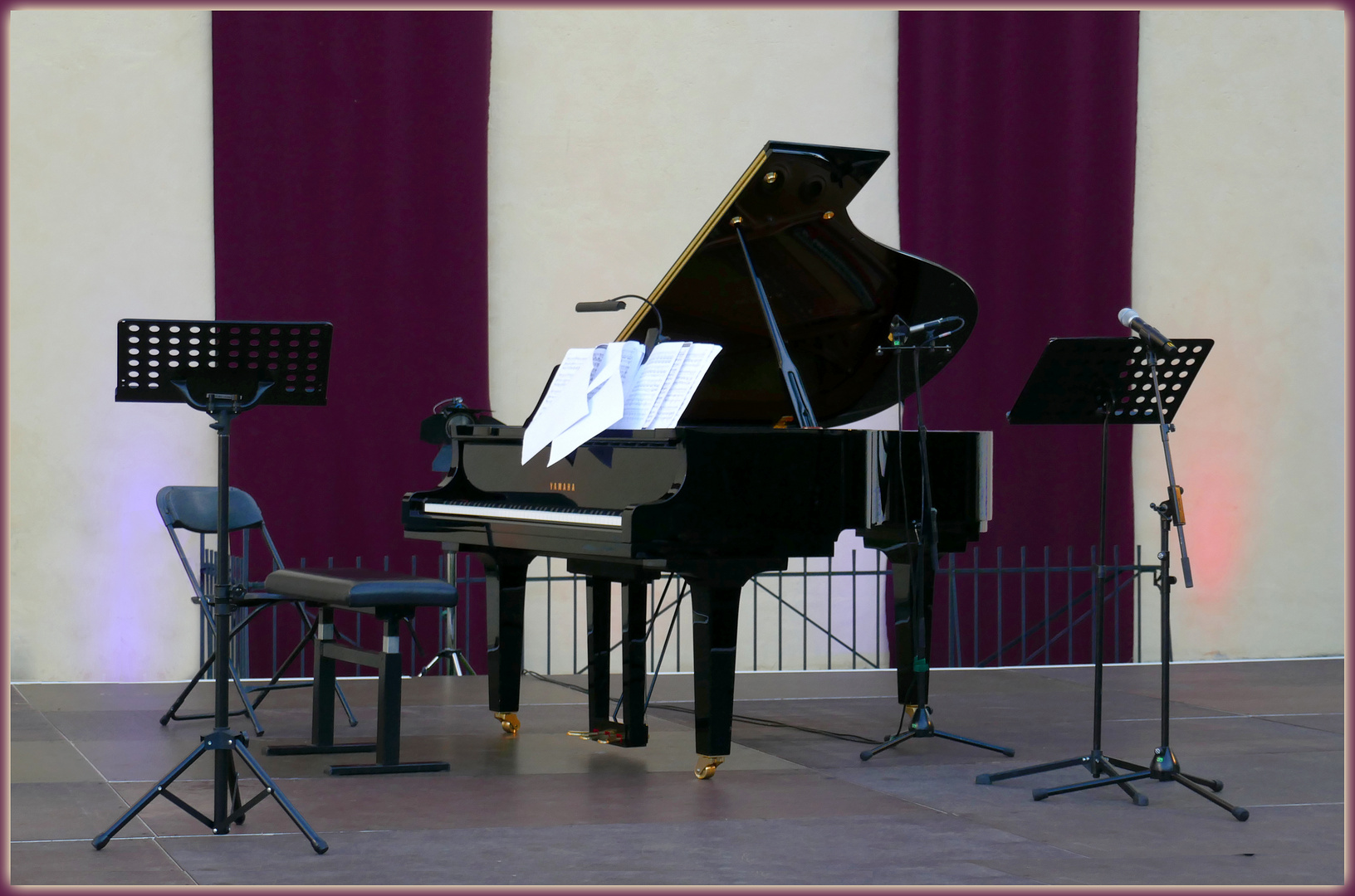Konzert im Freien - Warten auf den Pianisten