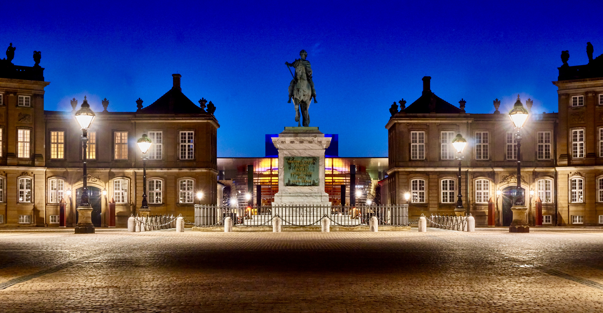 Kopenhagen- Amalienborg vor Oper