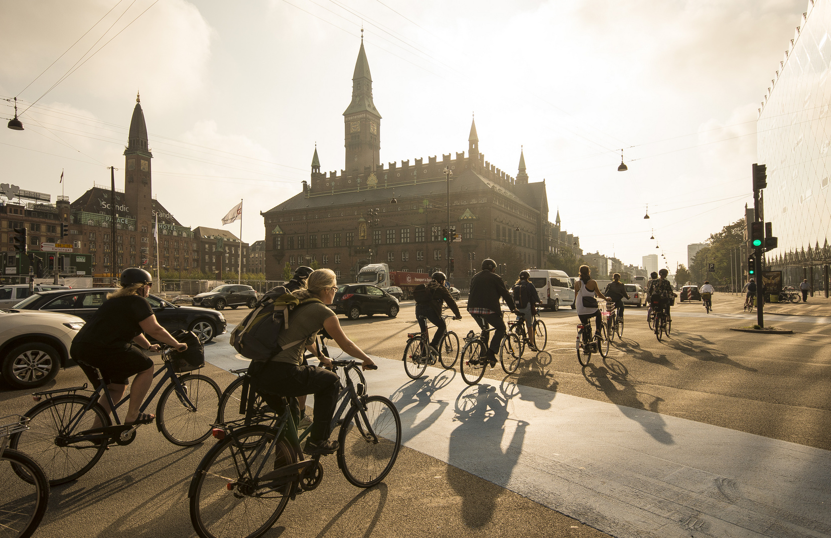 Kopenhavn - Rush Hour on Radhuspladsen/Andersens Blvd -  Town Hall
