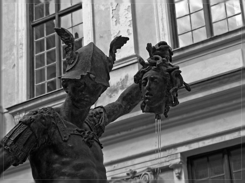 "Kopf der Medusa" (Grottenhof der Residenz in München)