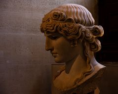 Kopf in der Louvre