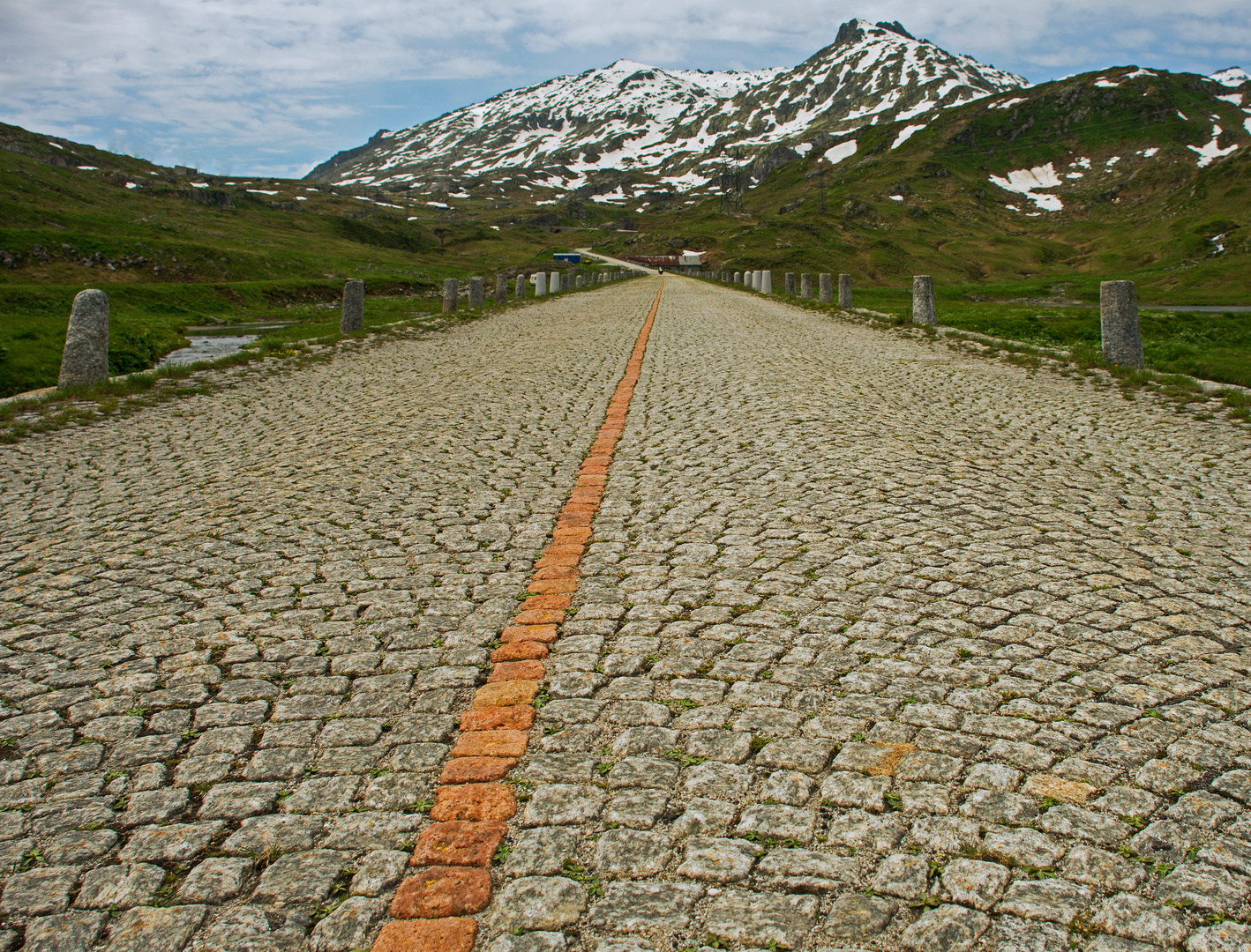 Kopfsteinpflaster auf der alten Passroute zum Gotthardpass...