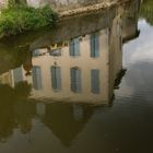 Kopfüber im Wasser