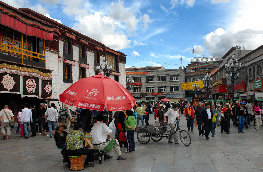 Kora around the Jokhang temple