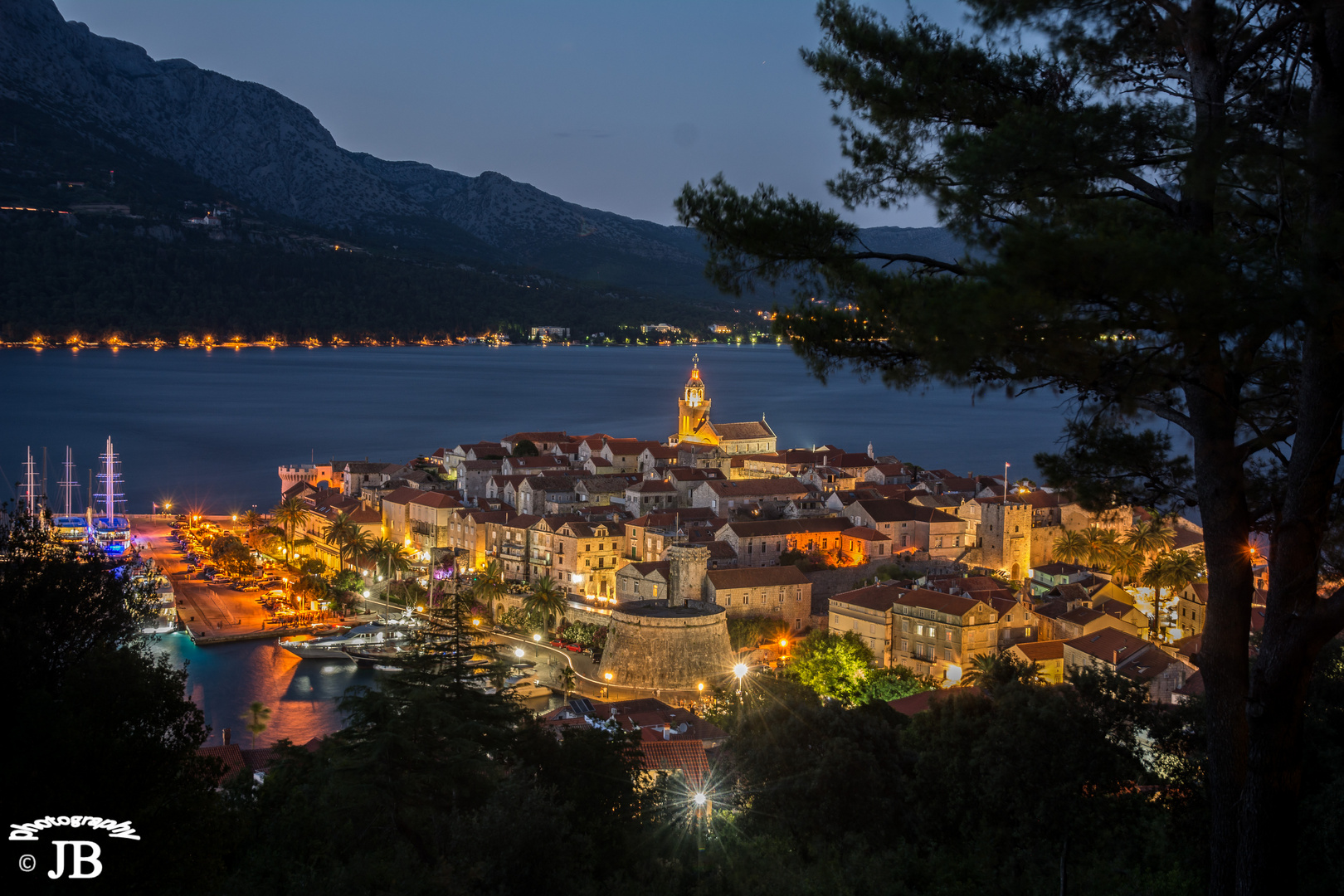 Korcula bei Nacht