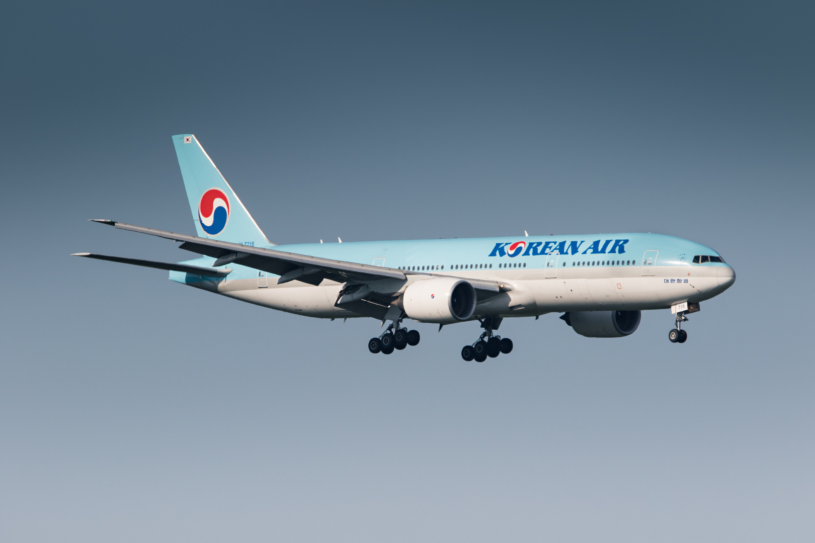 *KOREAN AIR B777 HL7715*