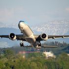 Korean Air Boeing 777-300ER HL8250 