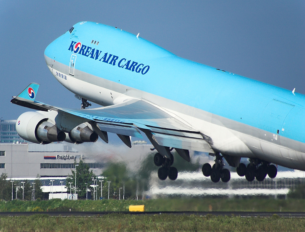 Korean Air Cargo beim Start