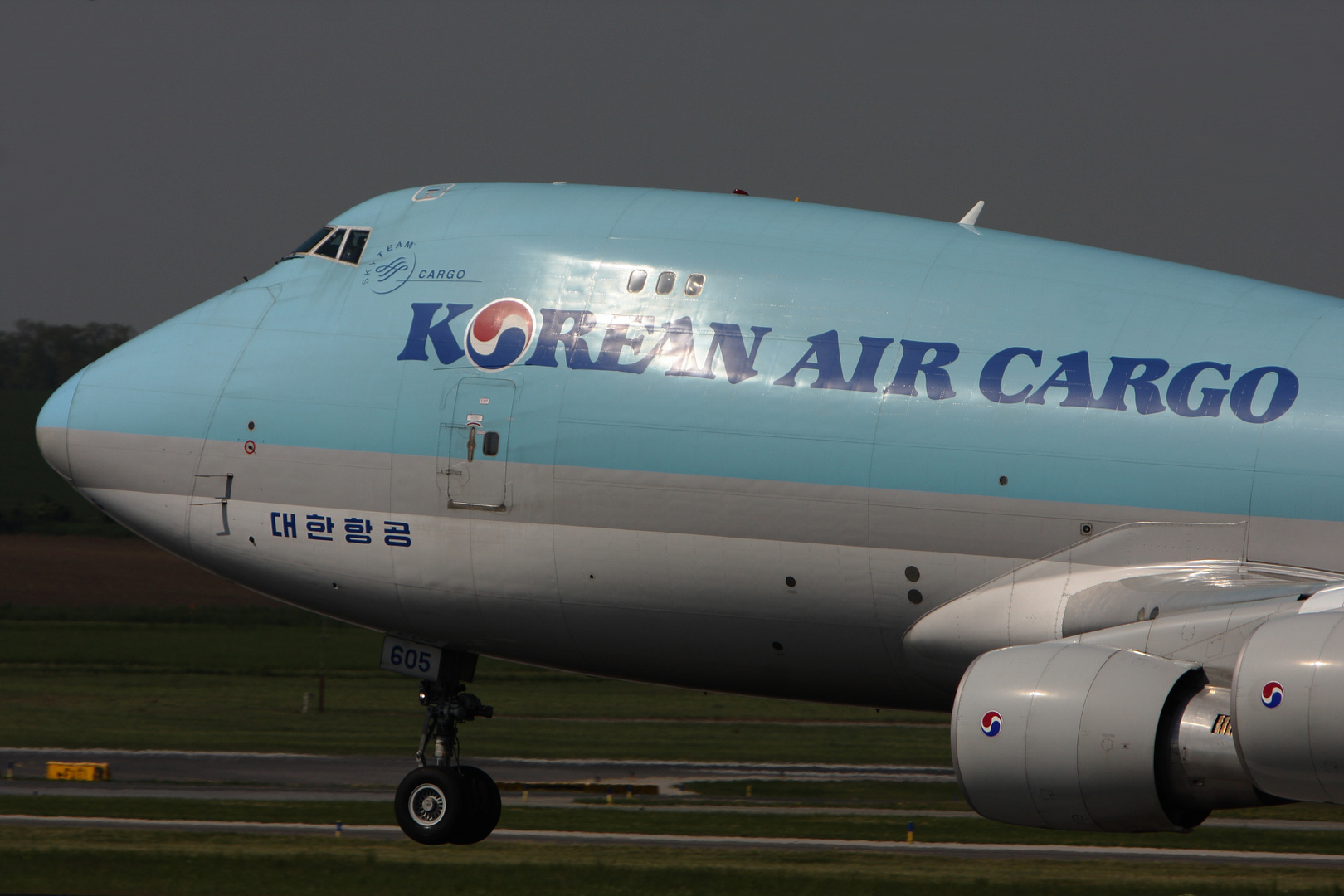 Korean Air Cargo Boeing 747-400 F HL7605