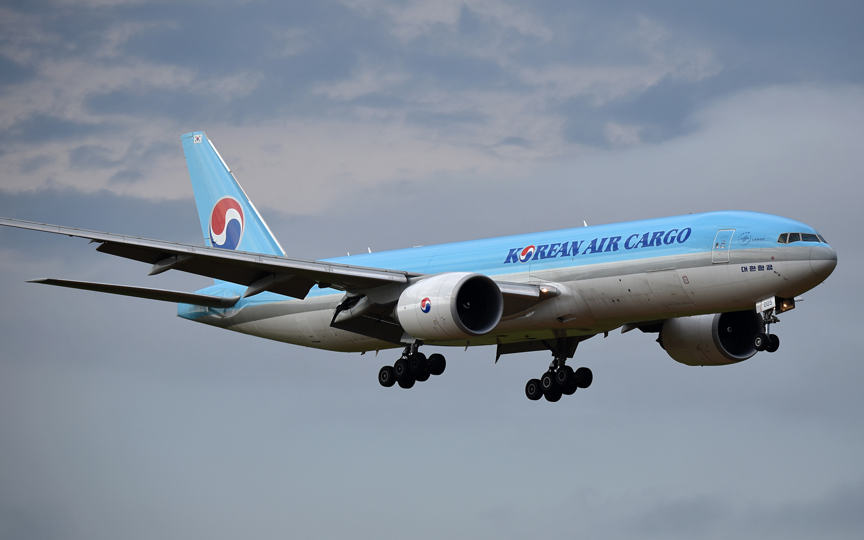 Korean Air Cargo Boeing 777-FB5 HL8251 