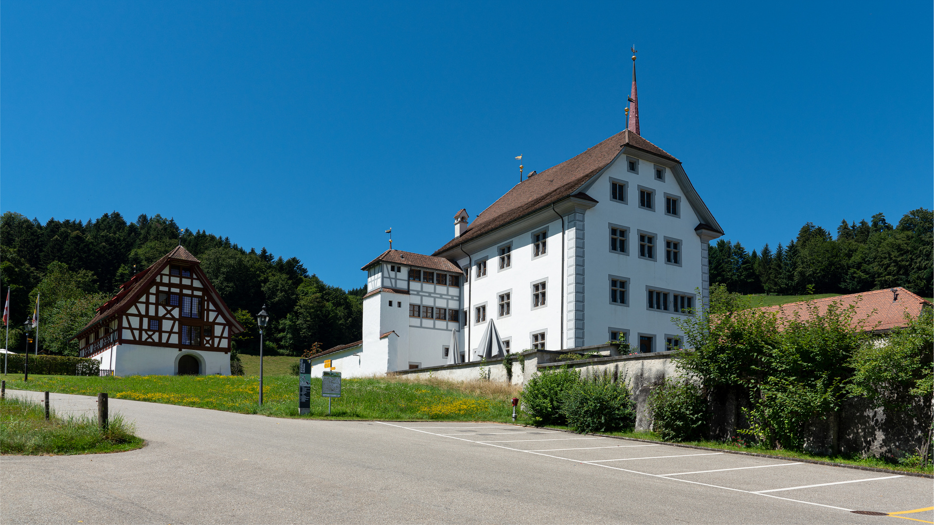 Kornschütte und Schloss Altishofen