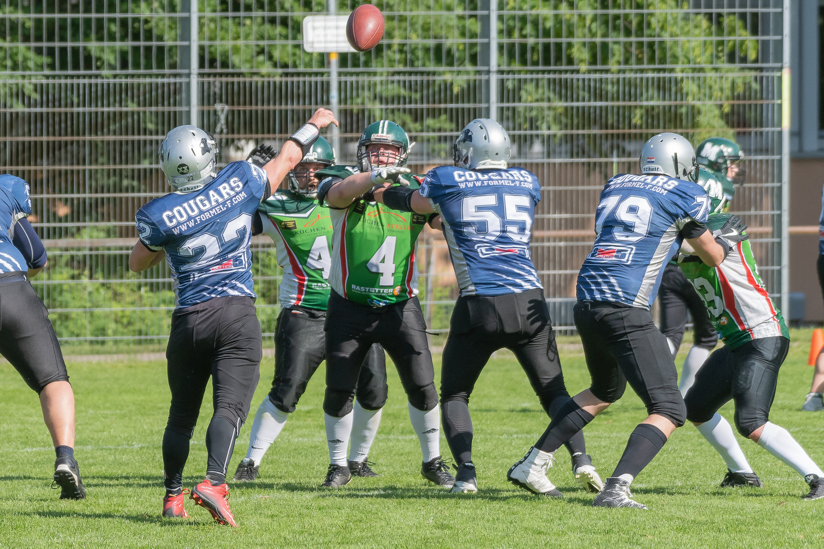 Kornwestheim cougars in blau gewinnen gegen Offenburg