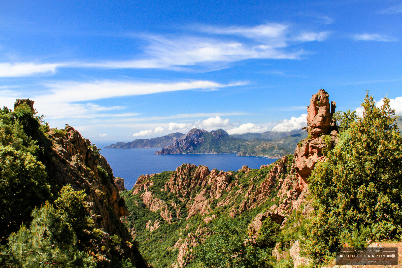 Korsika - Blick von Les Calanques de Piana auf die Bucht von Porto