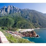 Korsika: Hohe Berge und das Meer nahe beieinander