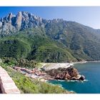 Korsika: Hohe Berge und das Meer nahe beieinander