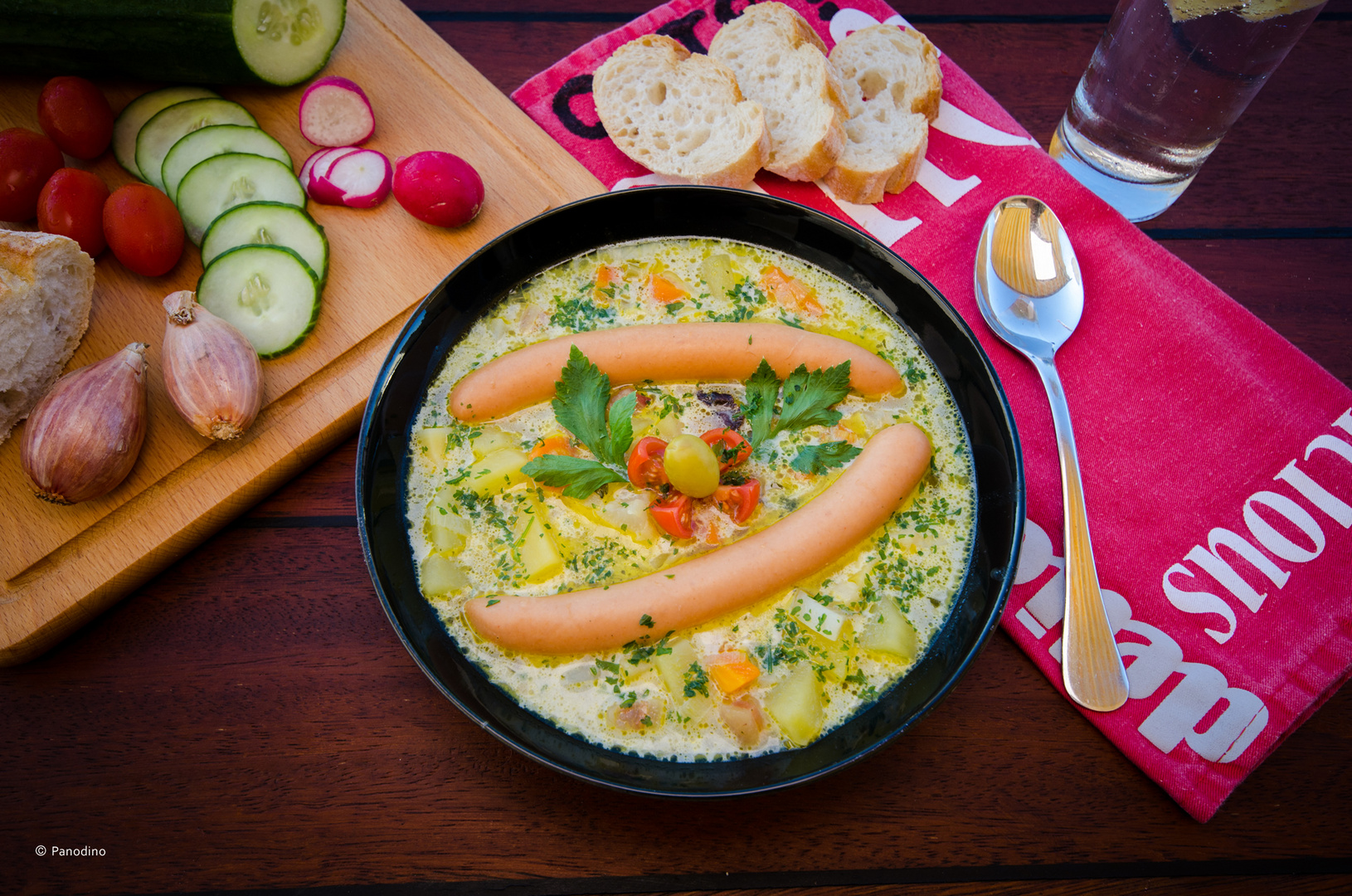 Kortoffelsuppe mit Würstchen