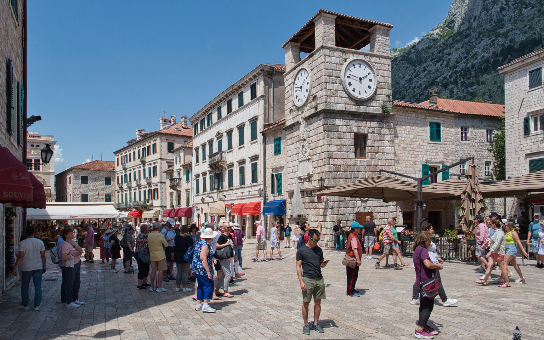 Kotor - Stadplatz mit Uhrturm