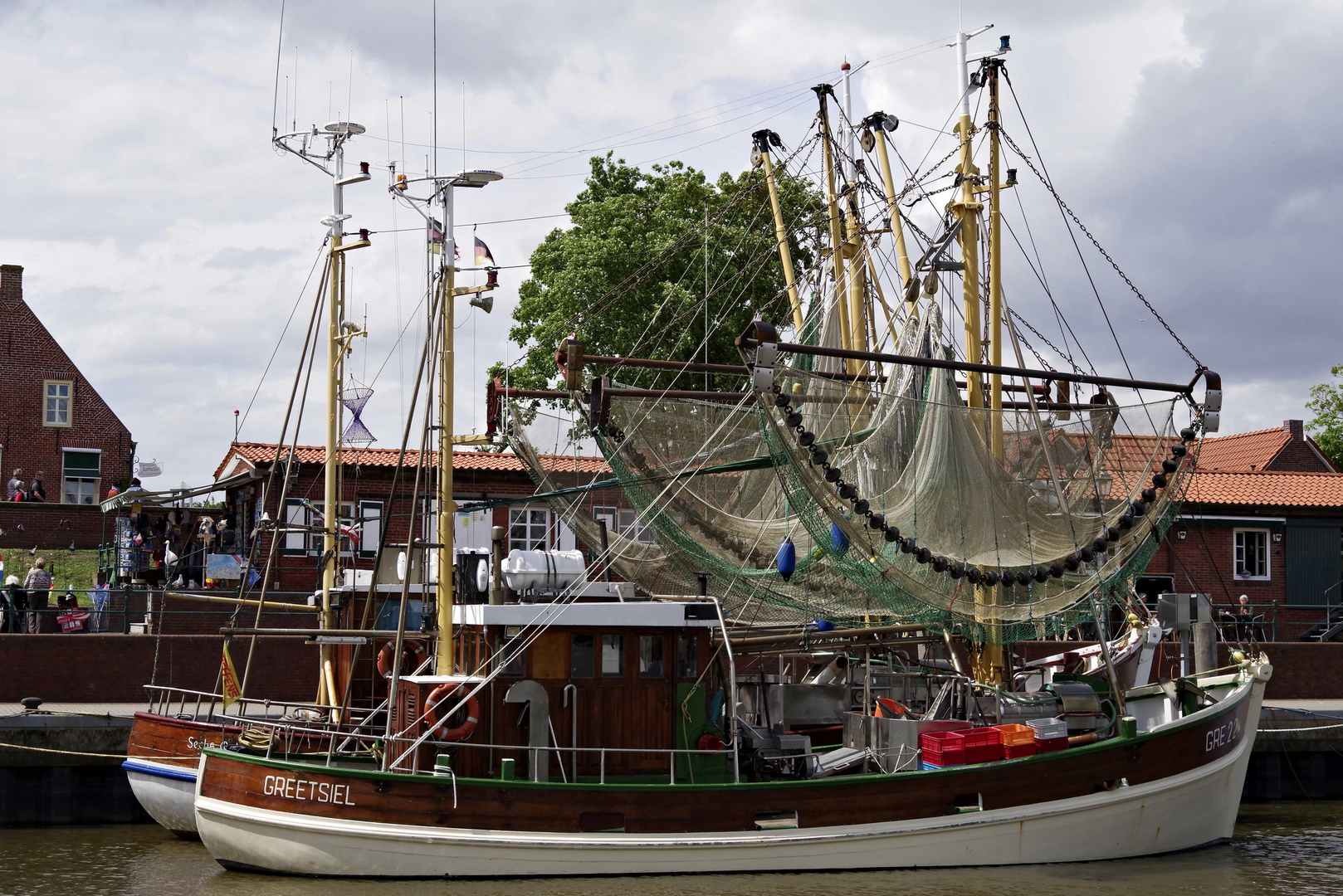 ..Krabbenkutter im Binnenhafen