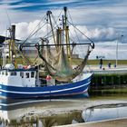 Krabbenkutter im Hafen