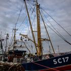 Krabbenkutter im Hafen von Büsum